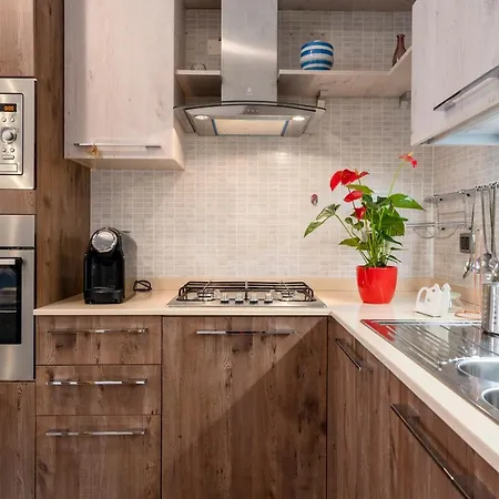 Guesthost - Stazione & Policlinico * Bari