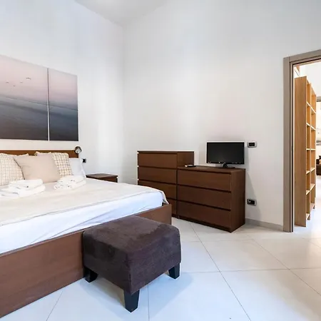 Guesthost - Stazione & Policlinico Lejlighed Bari