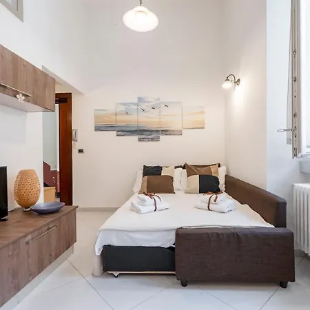 Daire Guesthost - Stazione & Policlinico Bari