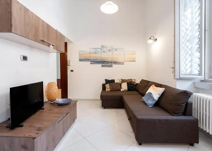 Guesthost - Stazione & Policlinico Апартаменты Бари