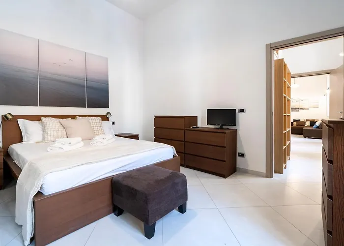 Guesthost - Stazione & Policlinico Апартаменты Бари