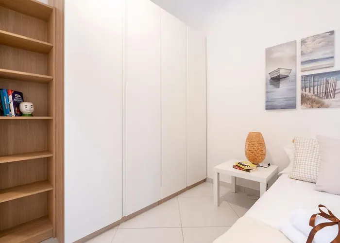 Апартаменты Guesthost - Stazione & Policlinico