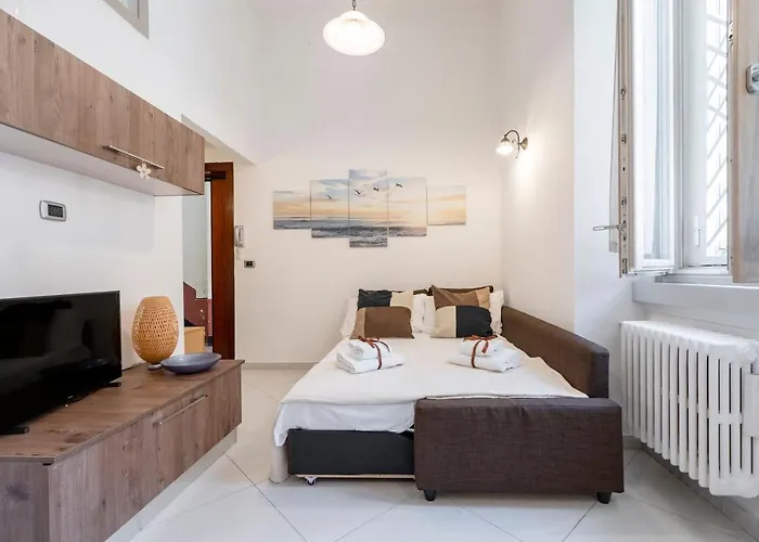 Апартаменты Guesthost - Stazione & Policlinico Бари