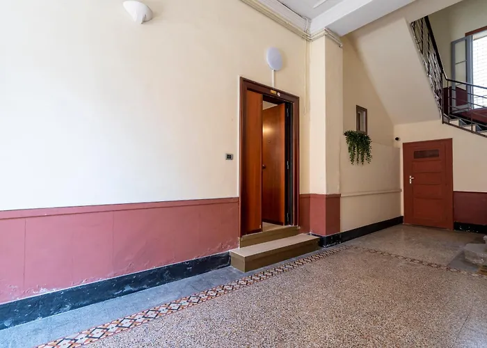 Guesthost - Stazione & Policlinico Апартаменты *