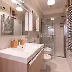 Guesthost - Stazione & Policlinico Apartamento Bari