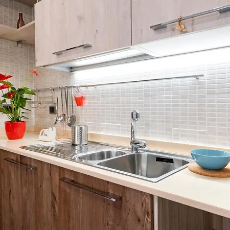 Lägenhet Guesthost - Stazione & Policlinico Bari